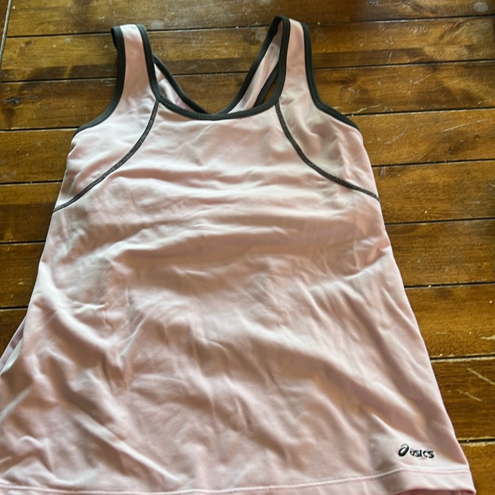ASICS workout/running tank with built in adjustable bra.